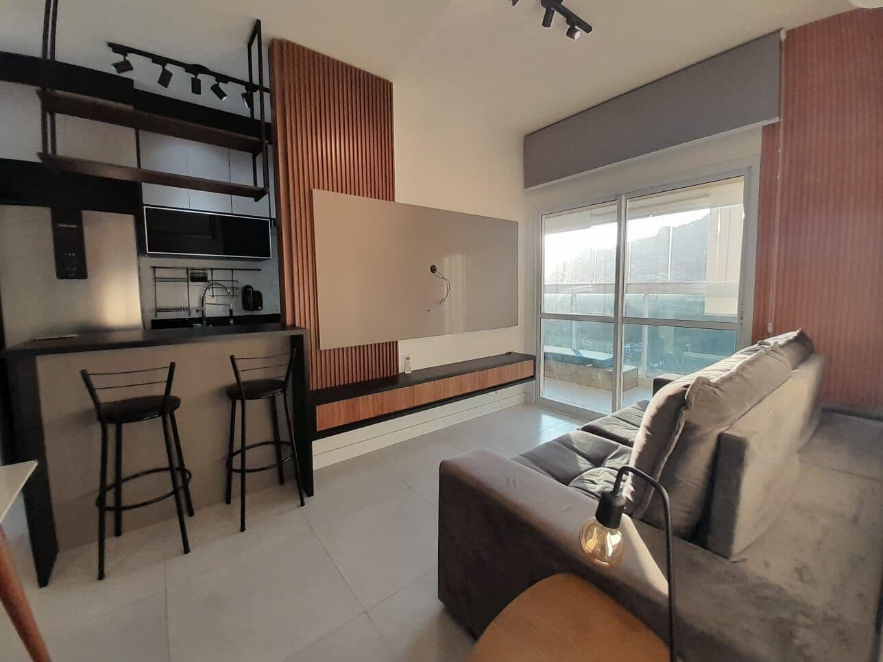 Ótimo apartamento 1 quarto MOBILIADO 1 vaga á 50 metros da ORLA em Santos