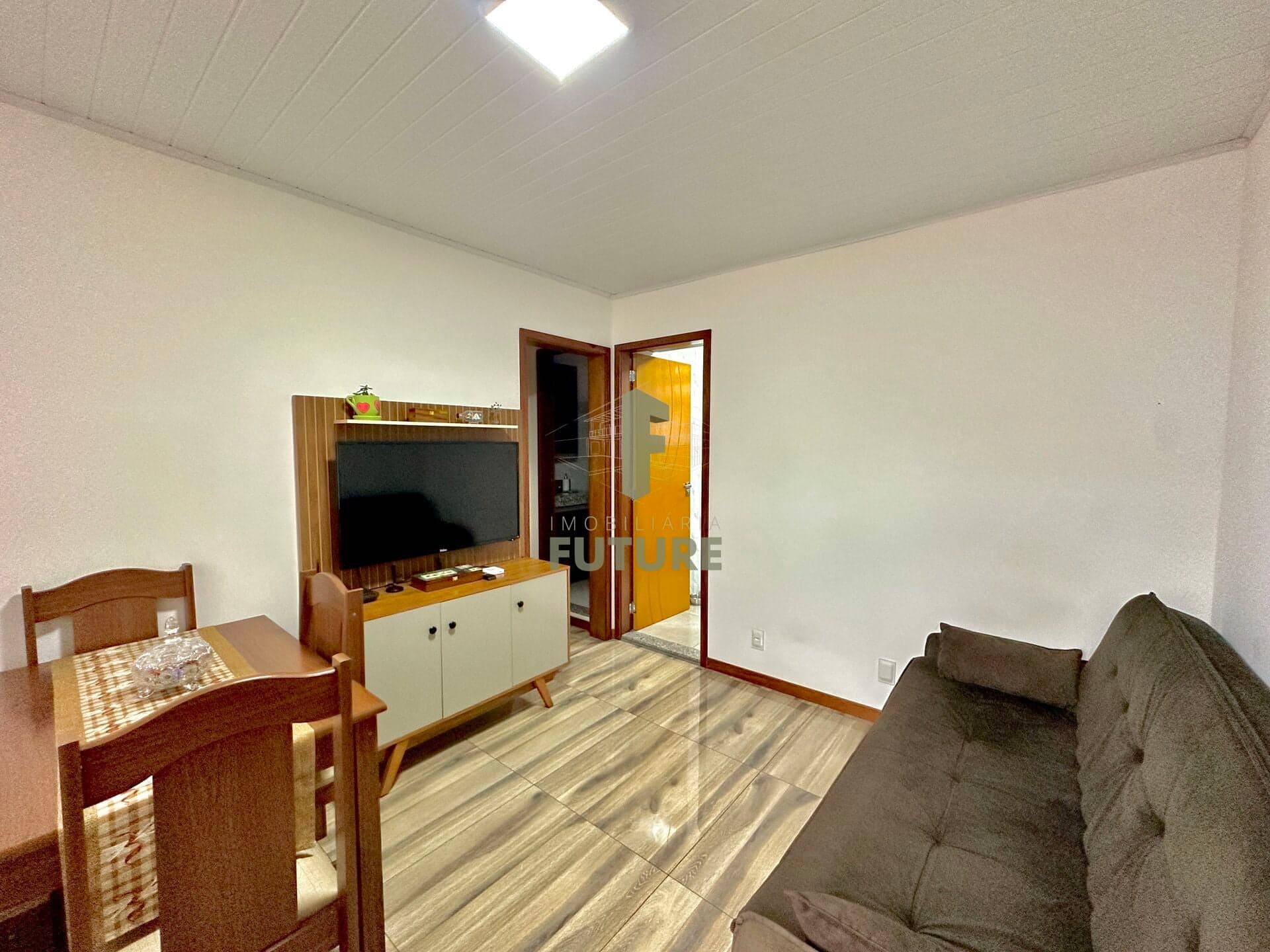 Apartamento com dois quartos a venda na Várzea, Teresópolis/RJ.