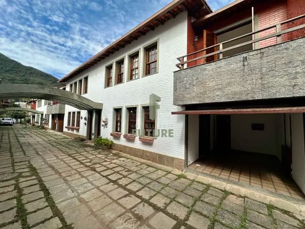 Casa a venda com 3 quartos no bairro do Alto, Teresópolis/RJ