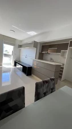 Apartamento semimobiliado no Aririu