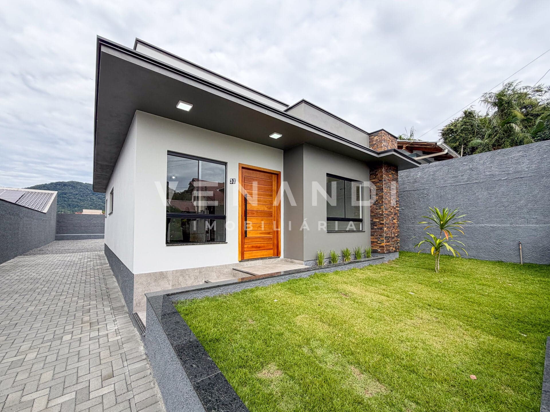 Casa nova com Suíte no Bairro Estrada das Areias