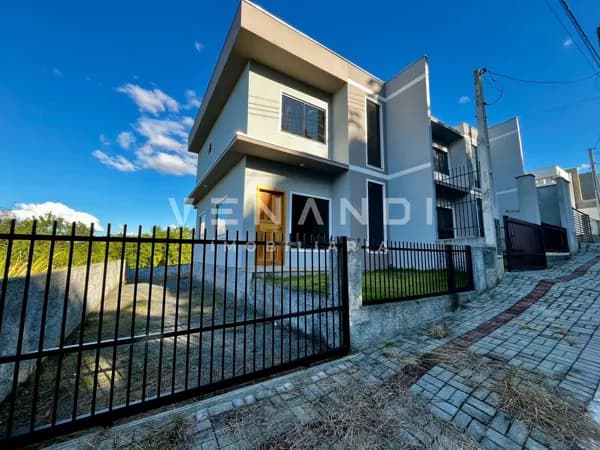 Casa com 02 Suítes no Bairro Benedito em Indaial