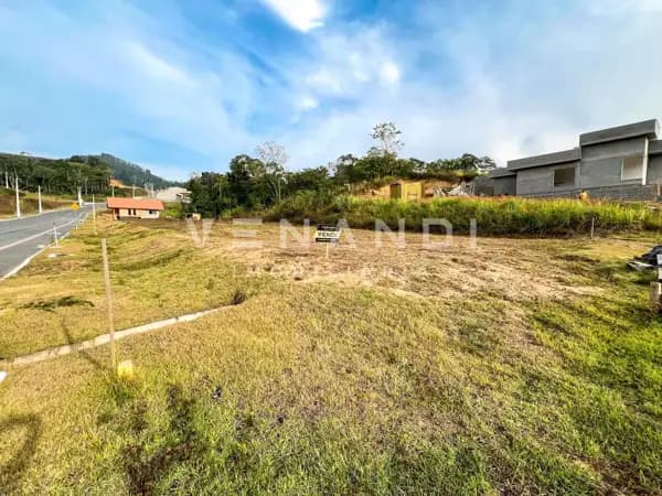Terreno Amplo de Esquina