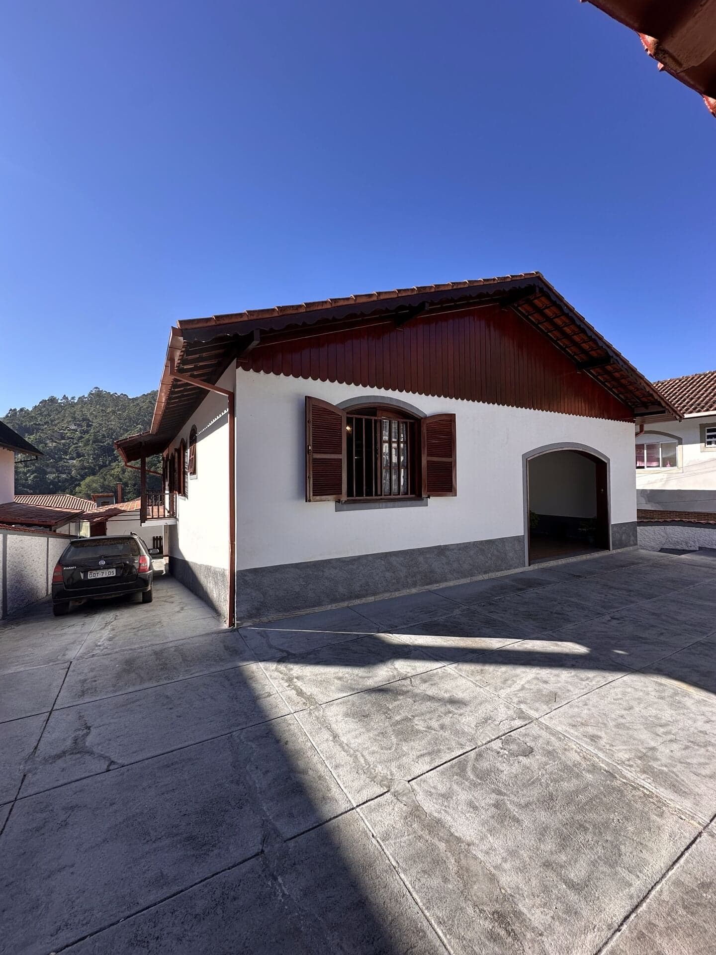 Casa com 4 quartos, piscina e projeto aprovado