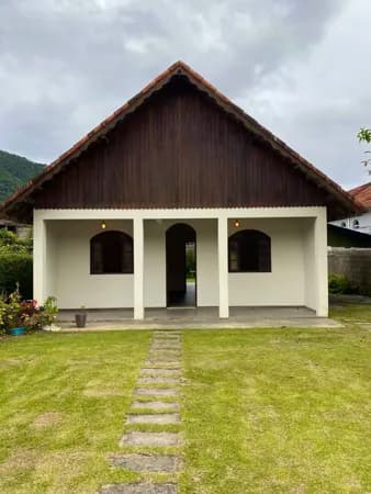 Casa com 2 Quartos e Terreno Plano no Centro de Lumiar