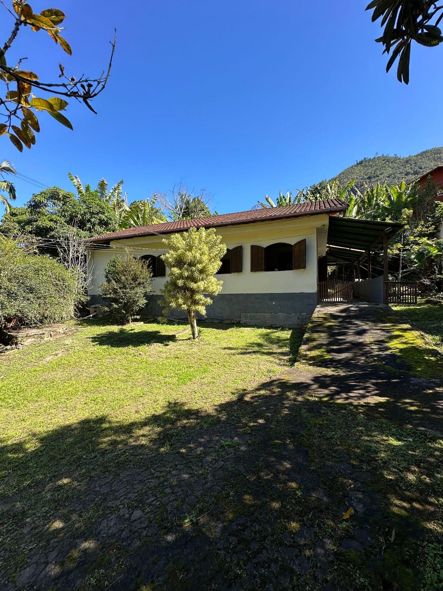 Casa com 3 Quartos e Construções de Apoio em Boa Esperança