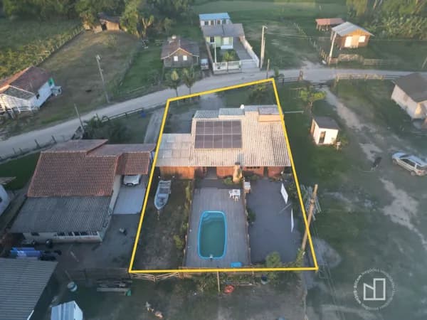 Casa à venda no bairro Praia Redonda, em Tubarão/SC
