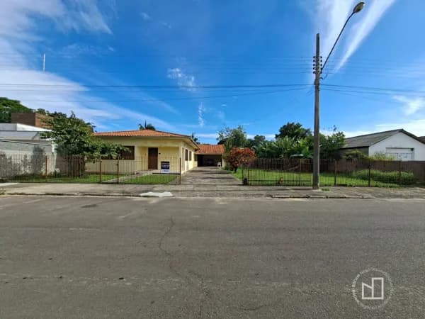 Casa à venda no bairro Centro, em Capivari de Baixo/SC