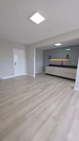 Apartamento á venda no bairro Oficinas, em Tubarão/SC
