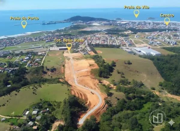 Terreno à venda no bairro Village, em Imbituba/SC