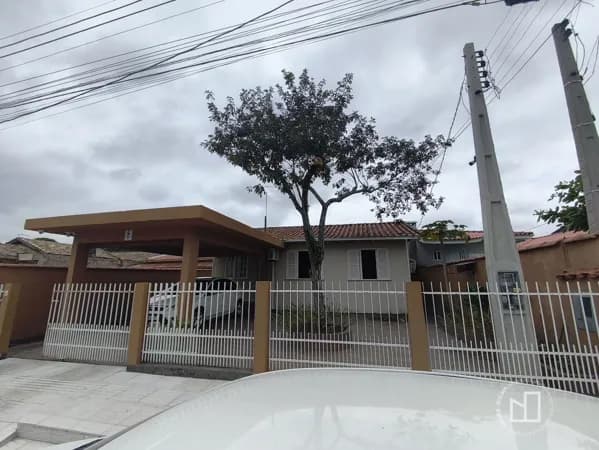 Casa à venda no bairro Oficinas, em Tubarão/SC