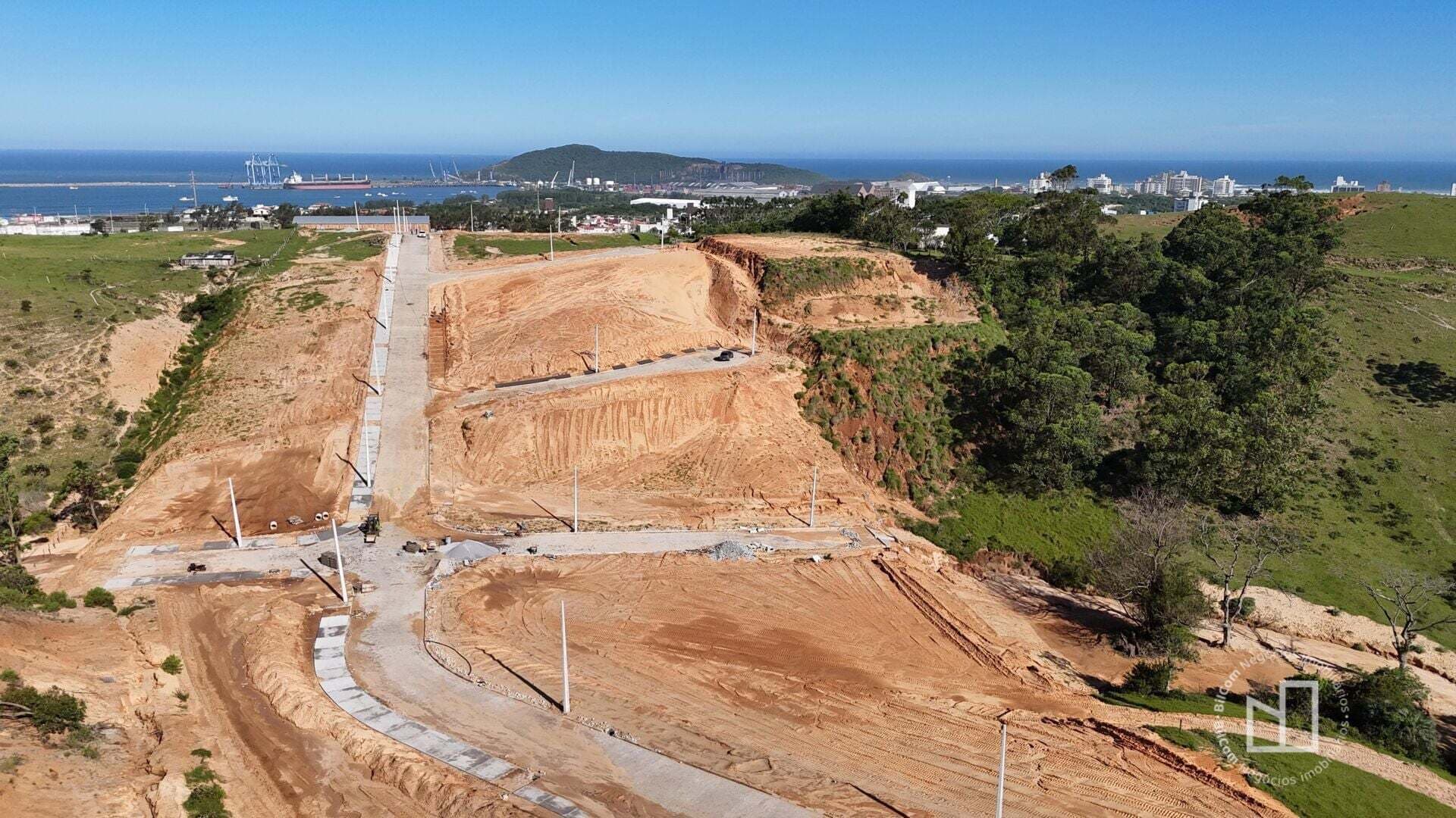 Terreno à venda no bairro Village, em Imbituba/SC