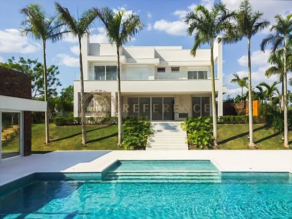 Casa Alto Luxo