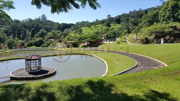 CHÁCARA À VENDA – 4 DORMITÓRIOS, SALÃO DE FESTAS, PISCINA E LAGOS – 24.151,70 M² - Campo Limpo Paulista - SP