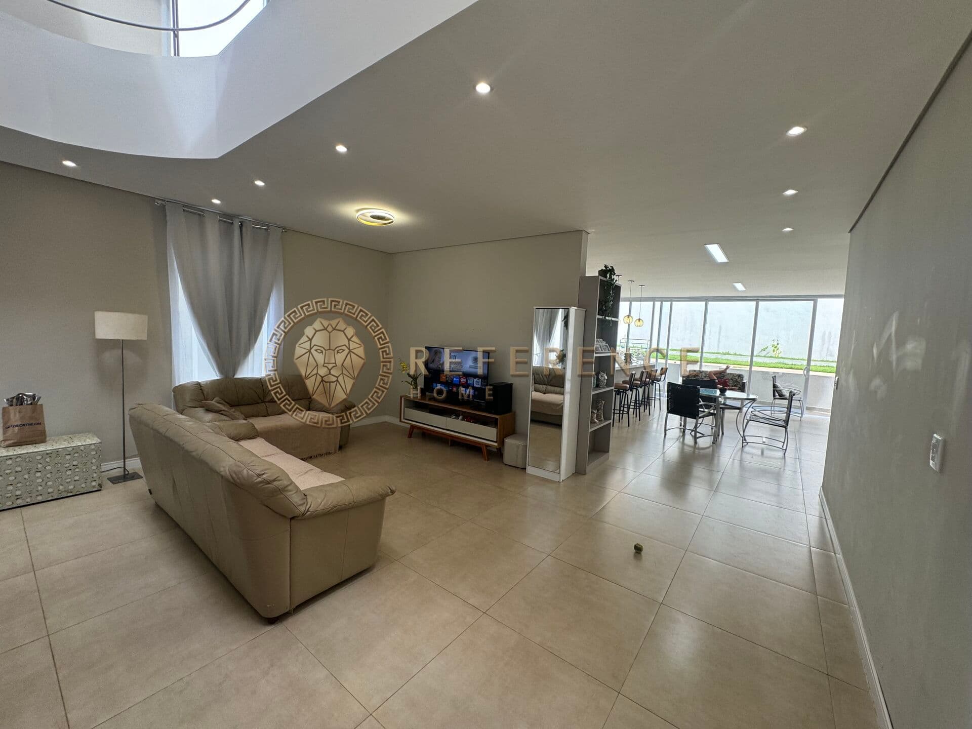 CASA 3 SUÍTES · ÁREA GOURMET INTEGRADA · ENERGIA FOTOVOLTAICA · GARAGEM 4 VAGAS · JUNDIAÍ/SP
