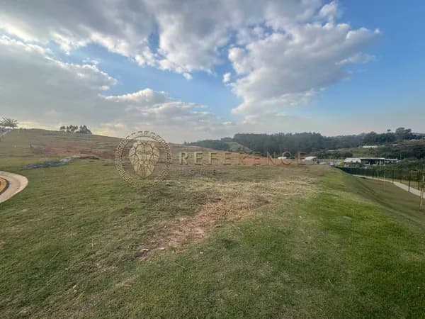 Lote de 1.117 m² com Vista Livre e Privacidade Total para Construção no Tamboré Jundiaí - Jundiaí/Sp