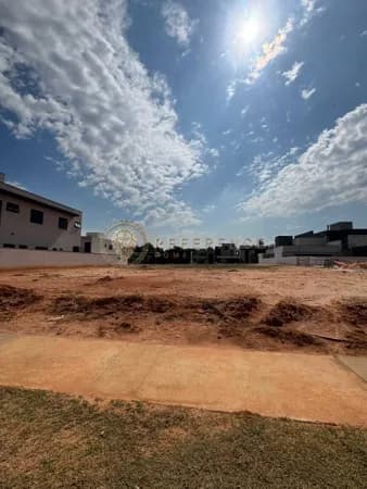 TERRENO EXCLUSIVO EM CAMPOS DE MEDEIROS — 300 M² PARA CASA TÉRREA OU SOBRADO DE ALTO PADRÃO JUNDIAÍ/SP