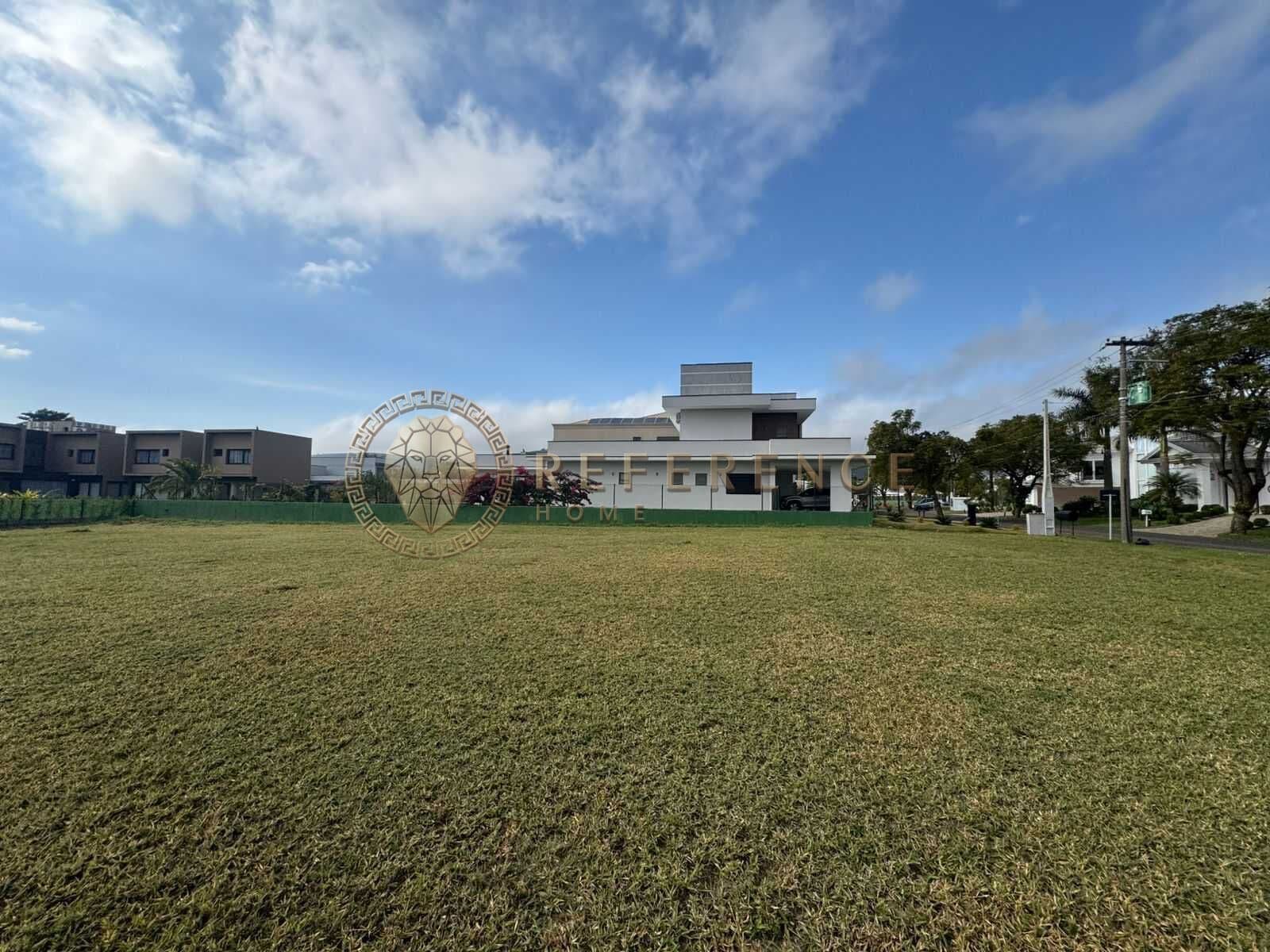 Terreno de Esquina com Projeto Aprovado 1.000 m² no Japy Golf Club – Pronto para Construir