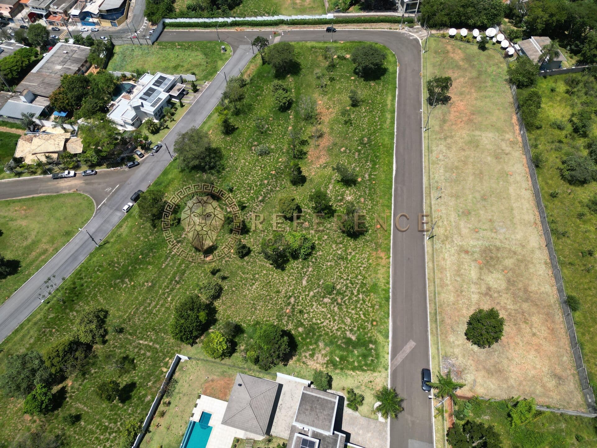 TERRENO DE 1.200 M² À VENDA EM CONDOMÍNIO FECHADO COM LAZER