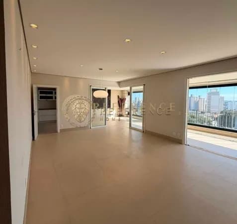 Apartamento / Adolpho Lindenberg