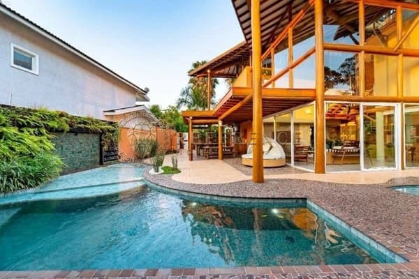 CASA À VENDA NO CONDOMÍNIO PORTAL DO PARAÍSO II – 1.000 M² DE TERRENO, 3 SUÍTES, 2 PISCINAS, SPA E VISTA PARA A SERRA - JUNDIAÍ/SP