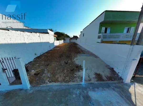 Terreno à venda em Brás Cubas
