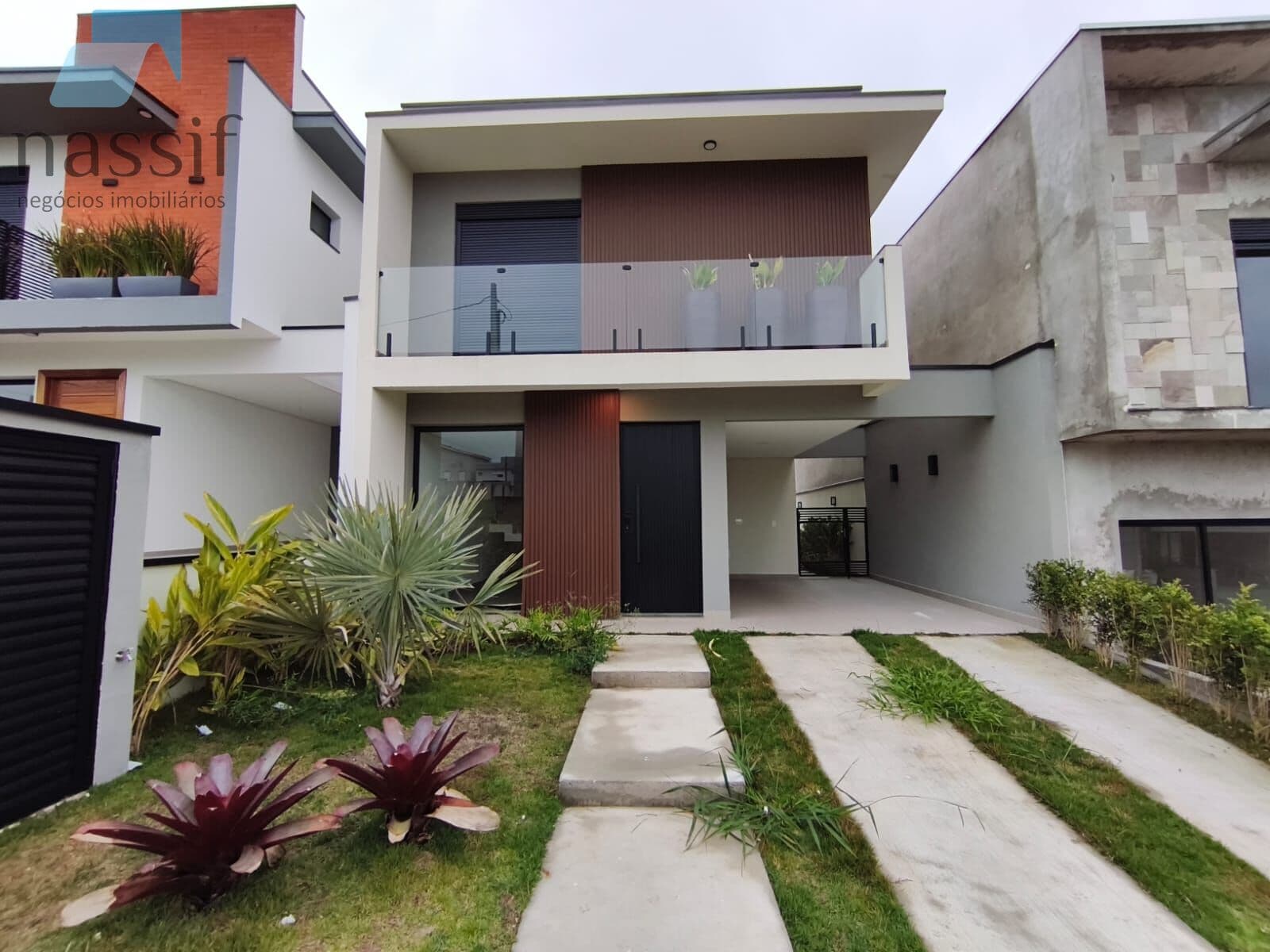 Casa à venda no condomínio Paradise Gardens