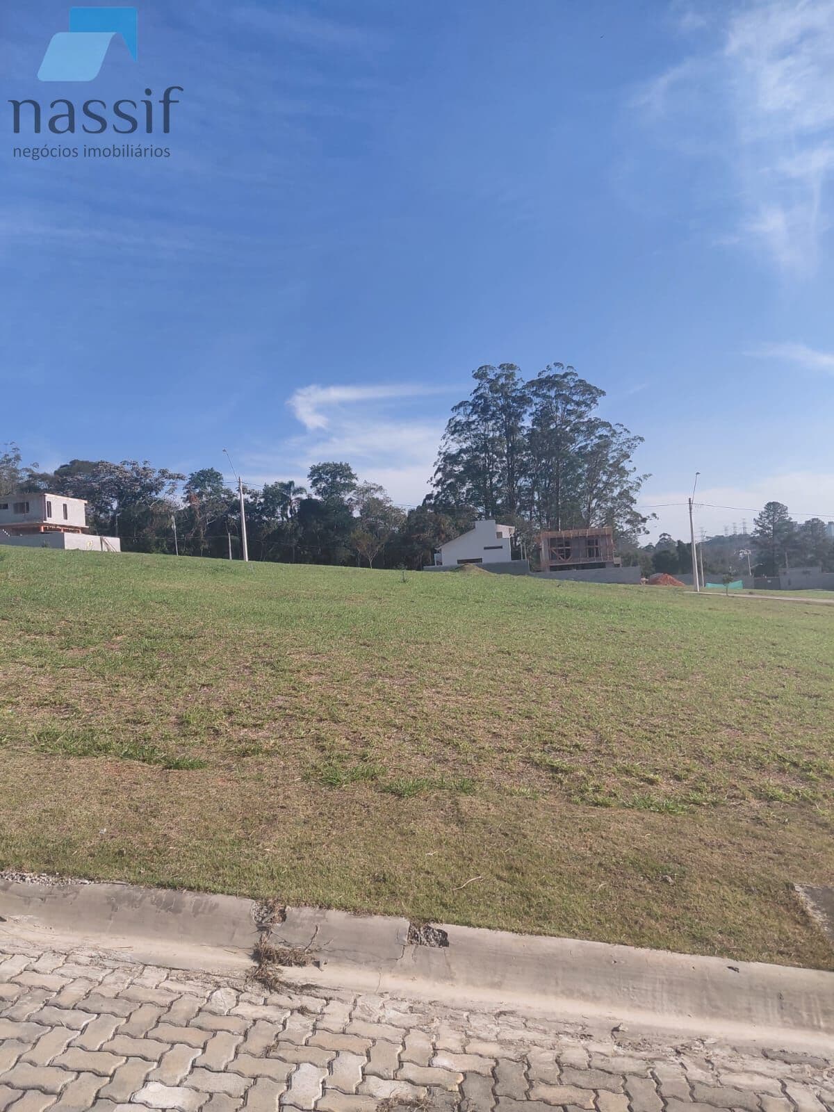 Terreno à venda no Condomínio Real Park II