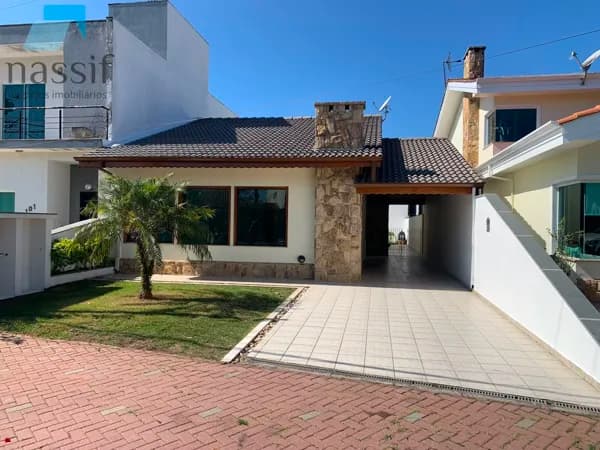 Casa para alugar no Condomínio Aruã