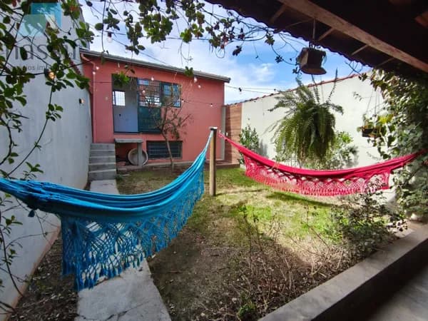 Casa à venda no condomínio Jardim Itapety