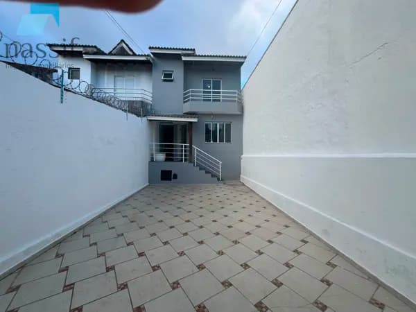 Casa à venda no bairro Vila Suissa