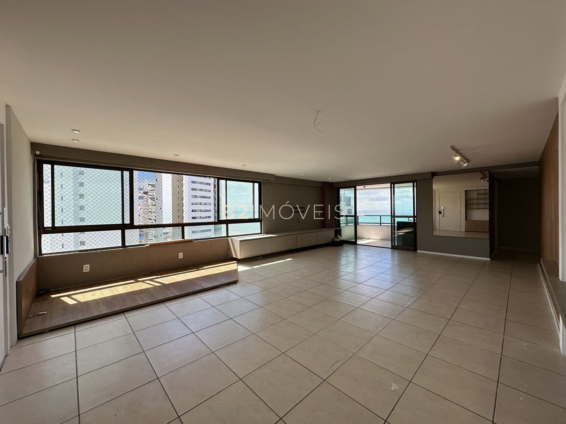 Apartamento no Parador Navarra | 152m², 4 quartos (3 suítes) próximo ao mar de Boa Viagem