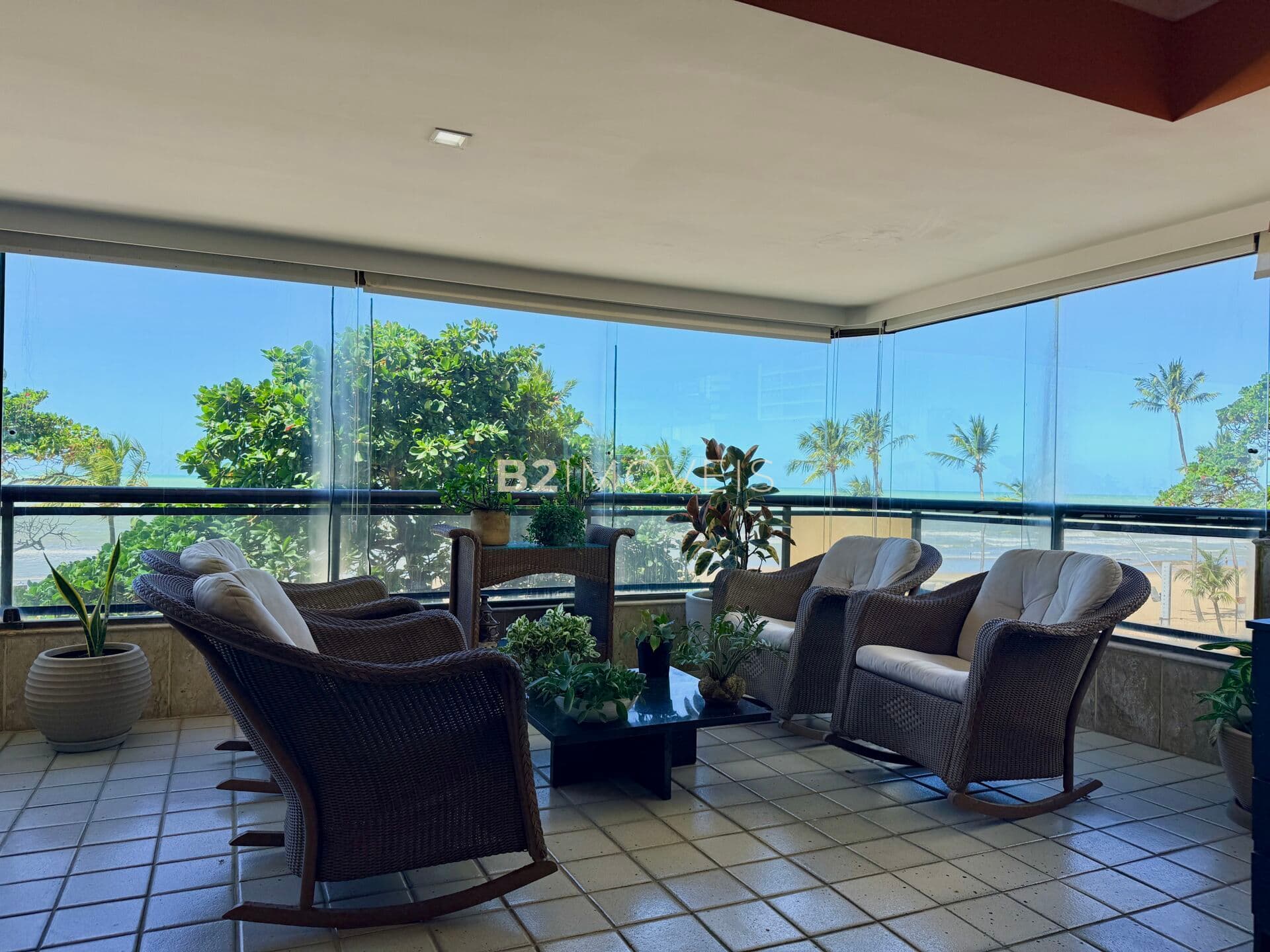 Apartamento no Edifício Porto Bello – 320m², 4 suítes e vista panorâmica para o mar na Av. Boa Viagem