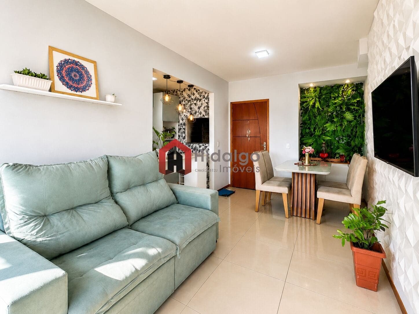 Apartamento de 02 dormitórios com churrasqueira à venda na Avenida Zero Hora, Porto Verde.