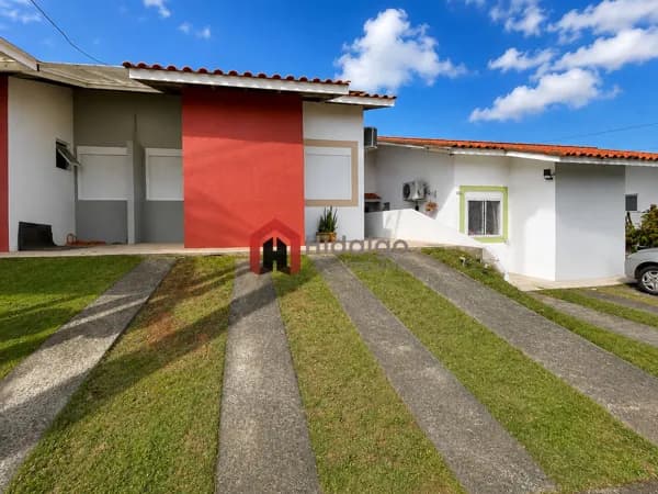 Casa de 03 quartos, sendo 01 suite no condomínio Terra Nova em Alvorada -RS