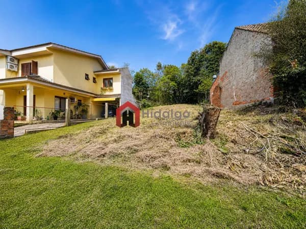 Terreno á venda com 345m² no condomínio Cantegril