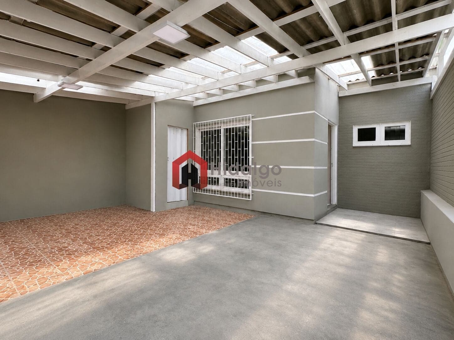 Casa com 2 dormitórios, piscina, edícula e garagem para 2 carros à venda no Porto Verde, em Alvorada