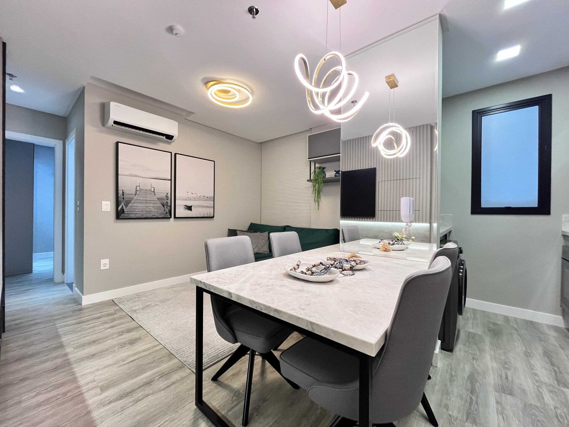 APARTAMENTO FLAT MOBILIADO E DECORADO NO CORAÇÃO DA MEIA PRAIA -ITAPEMA /SC