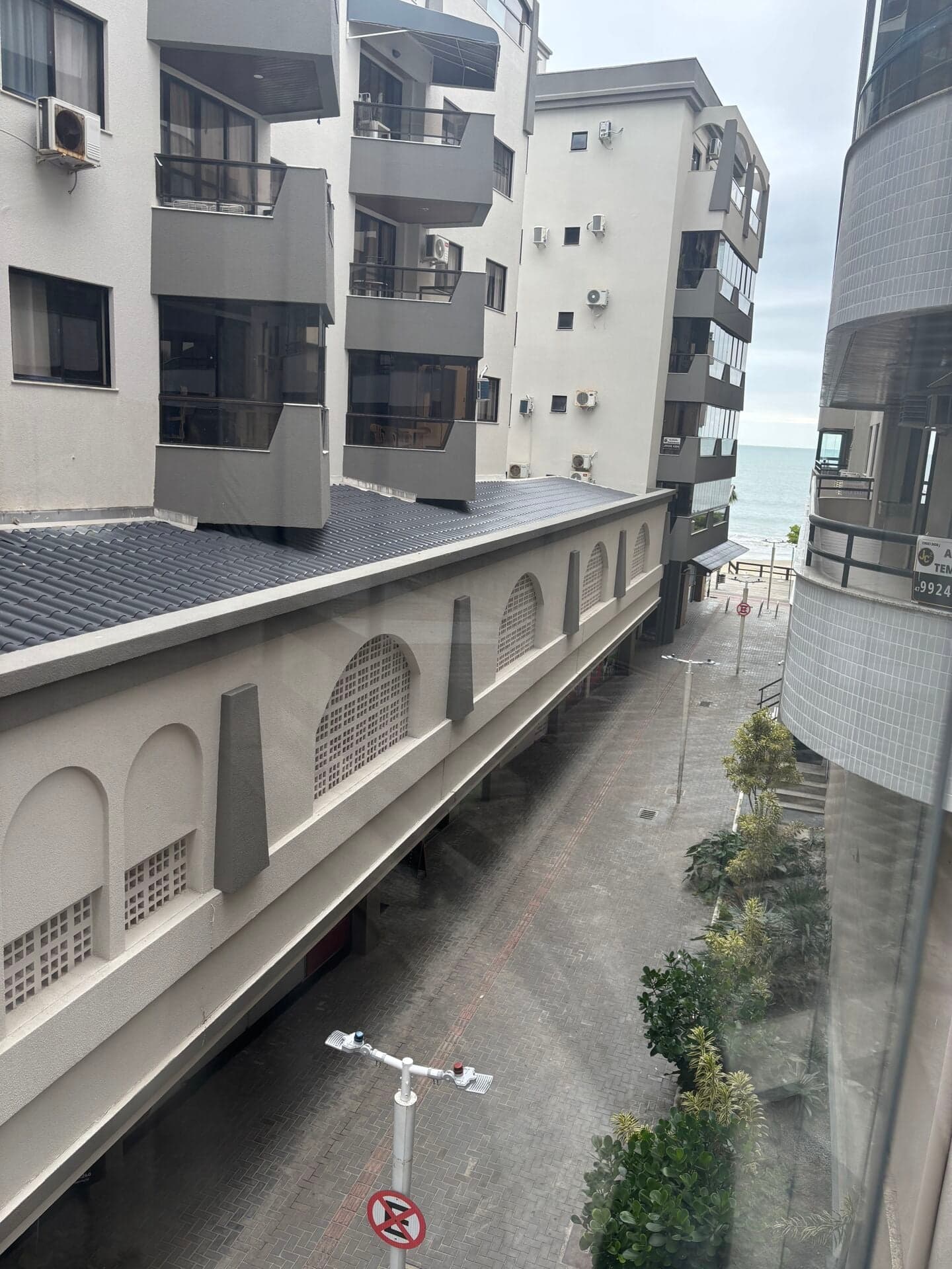 APARTAMENTO QUADRA MAR, 3 DORMITÓRIOS, MOBILIADO, MEIA PRAIA/ITAPEMA/SC