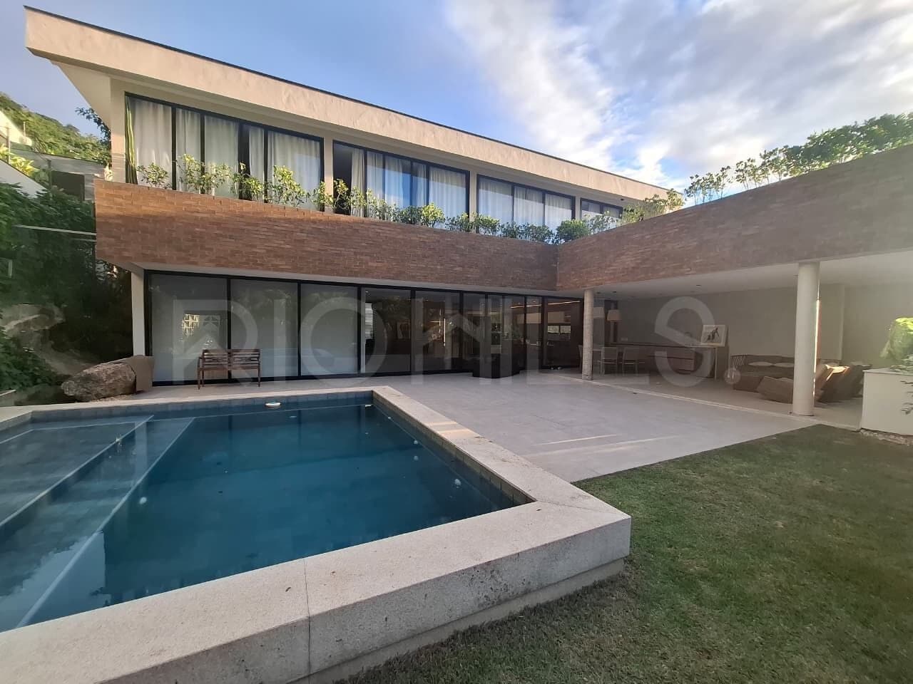 Casa de 4 quartos à venda no Condomínio Aruã, com 410m², em Charitas, Niterói/RJ