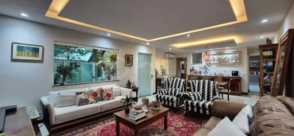 Casa de 4 quartos à venda no Monte Lindo, com 240m², em Charitas, Niterói/RJ