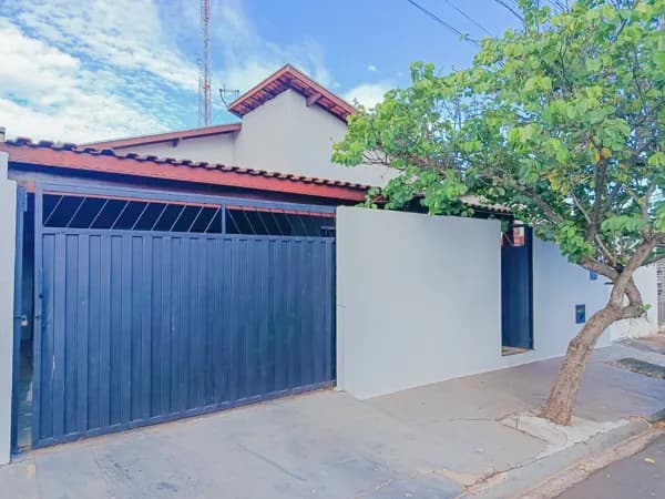 Casa à venda no Centro de Cajobi/SP