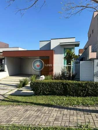 Casa à venda no condomínio Aruã Brisas