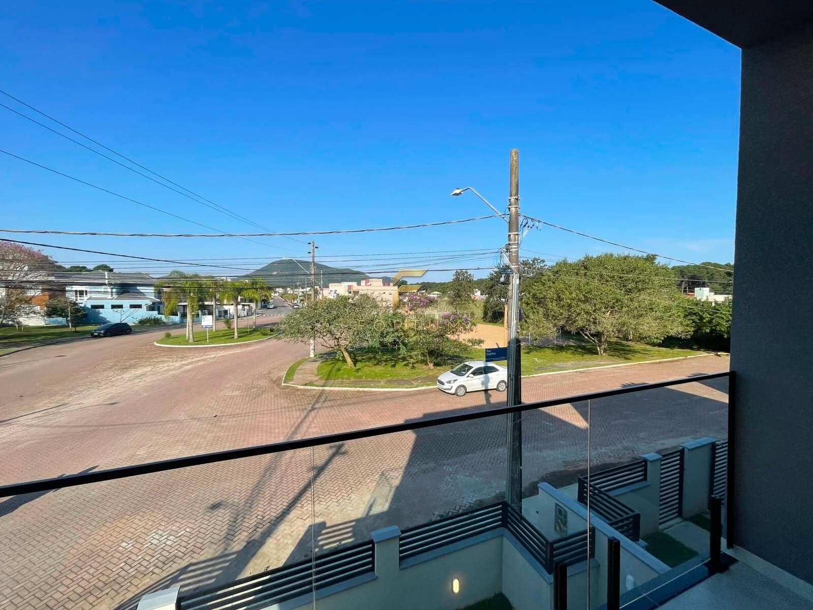 Sobrado em Florianópolis - São João do Rio Vermelho