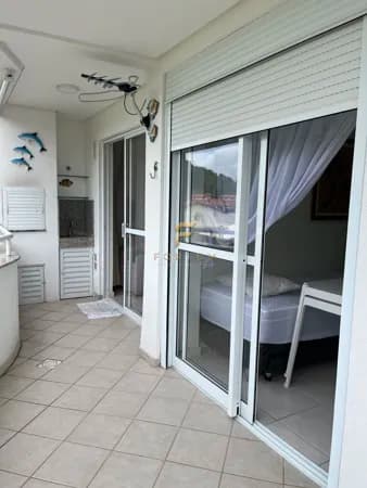 Apartamento mobiliado, com vista mar a venda, 02 quartos, 02 vagas, Praia de Ponta das Canas, R$690.000,00