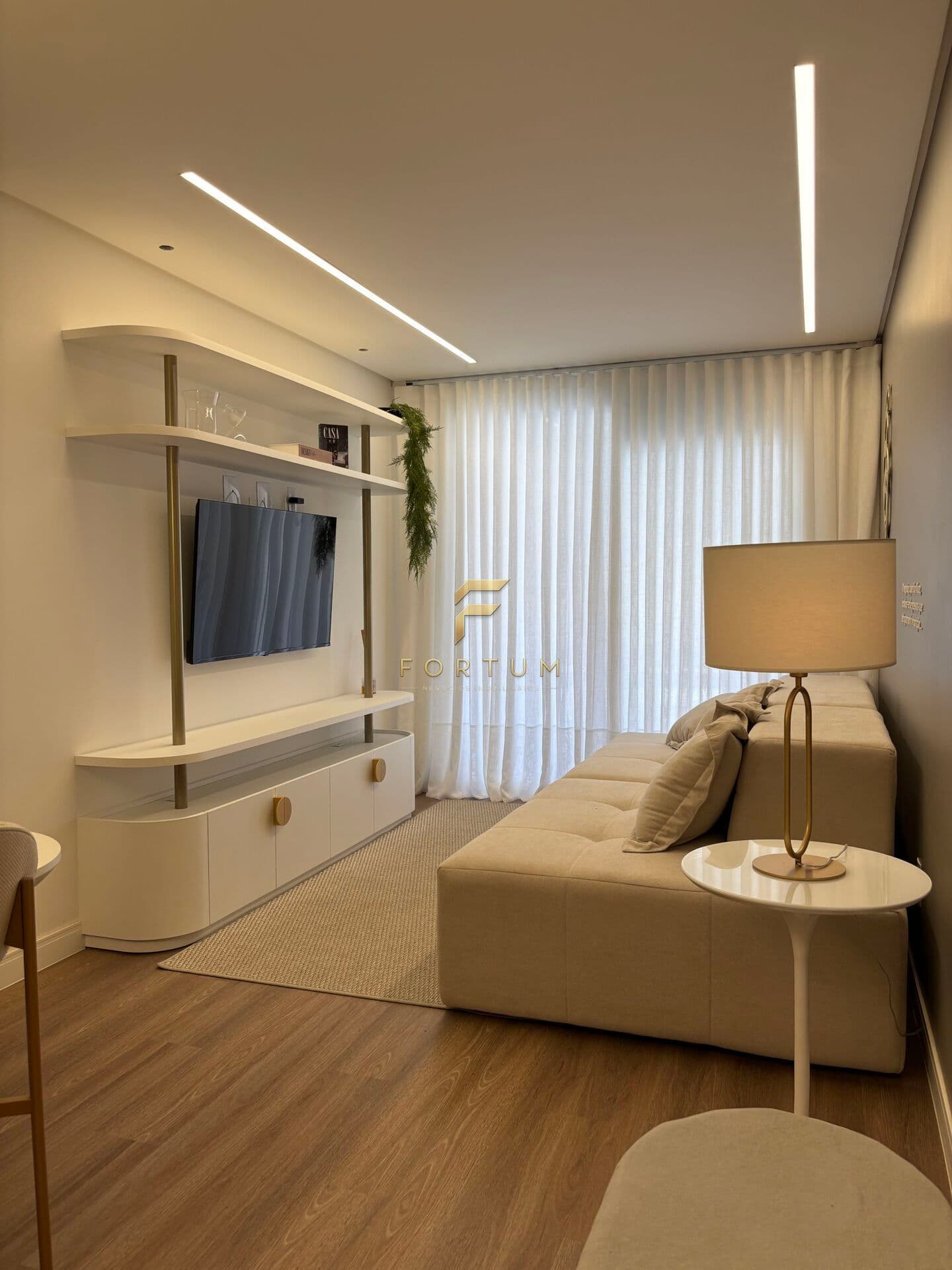 Apartamento decorado a venda, 02 dormitórios (sendo 01 suíte), 01 vaga, Ingleses Norte, R$1.285.000,00