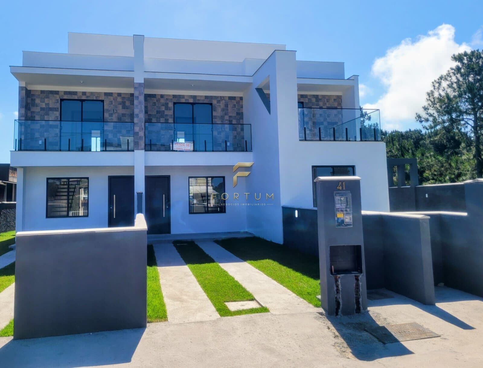 Sobrado a venda, 02 suítes, 01 vaga, Rio Vermelho, R$619.000,00