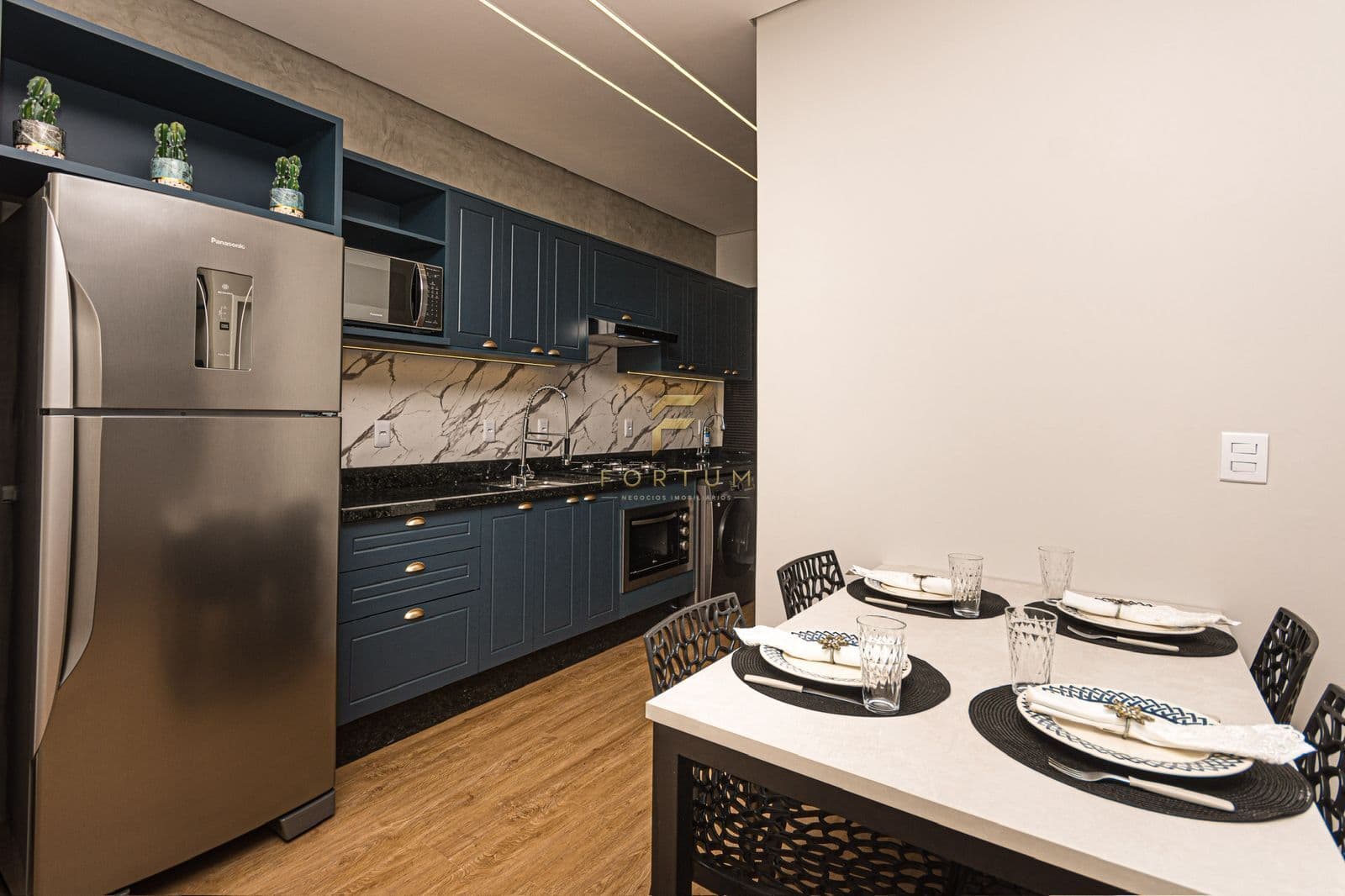 Apartamento mobiliado a venda, 02 Dormitórios, 01 vaga, Ingleses Norte, R$530.000,00