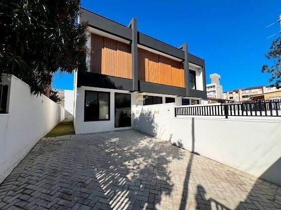 Casa Geminada na Praia dos Ingleses R$ 1.000.000,00