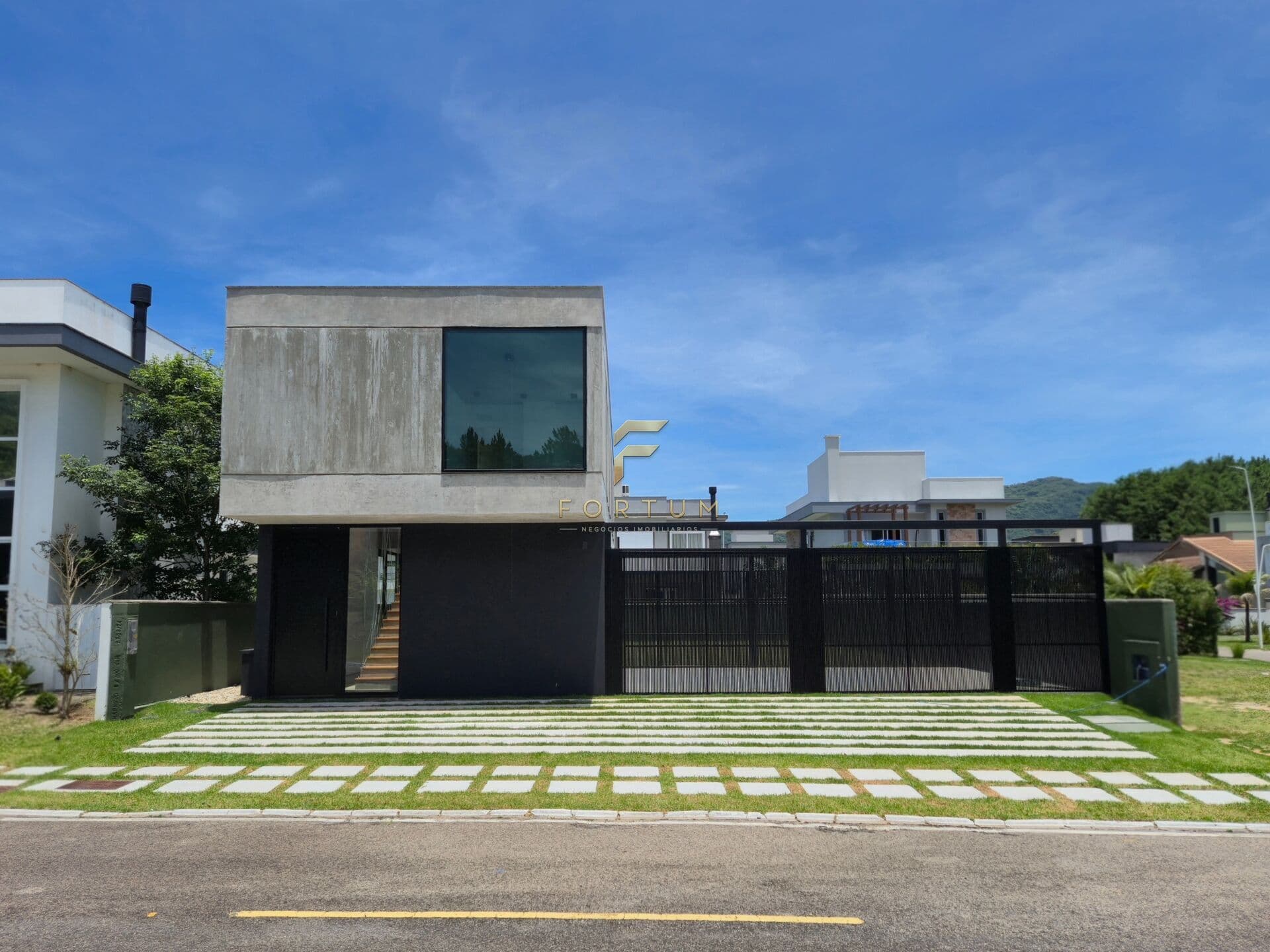 Casa Alto Padrão em condomínio fechado R$ 3.165.000,00